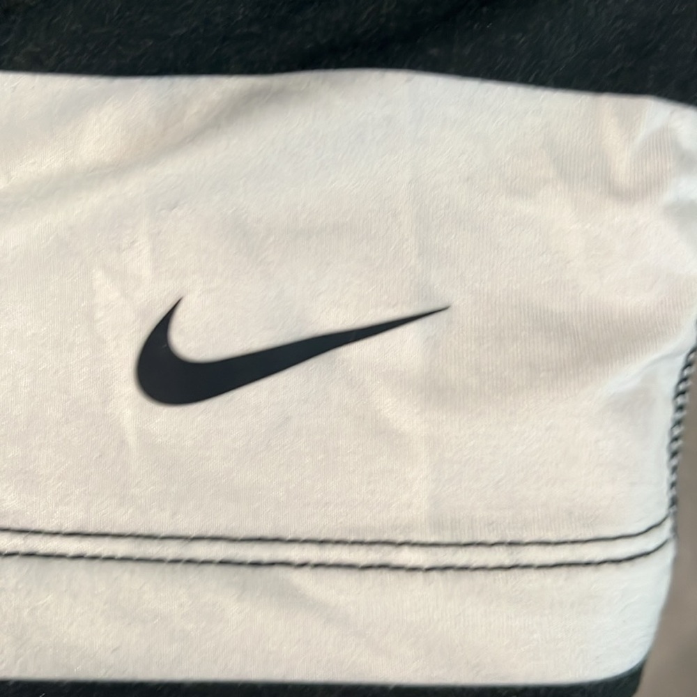 Nike black and whit stripe tank top - Picture 3 of 3
